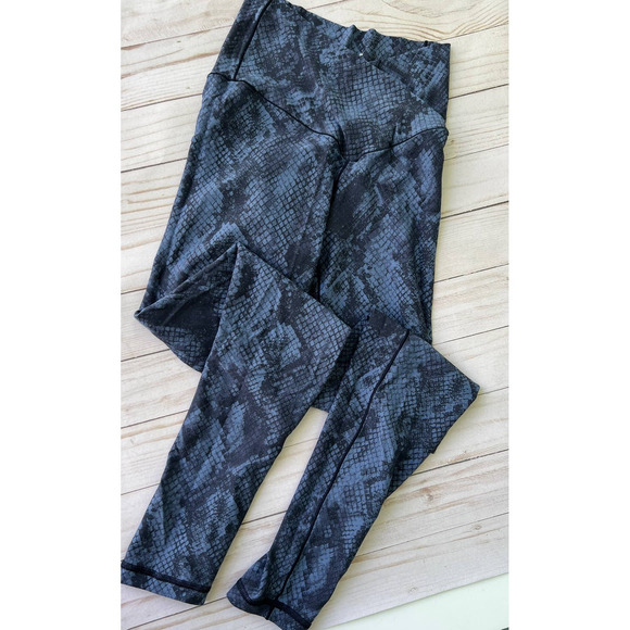 aerie Pants - Offline by Aerie Hi-Rise Cross Over Waist Real Me 7/8 Legging Small Blue Snake